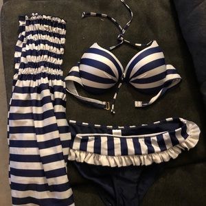 Elegant Striped Bikini Set in Navy and White